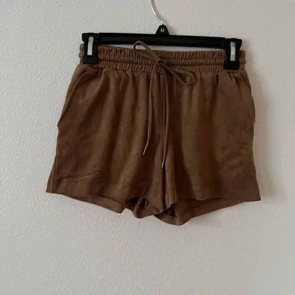 H&M suade brown Women shorts sz 2